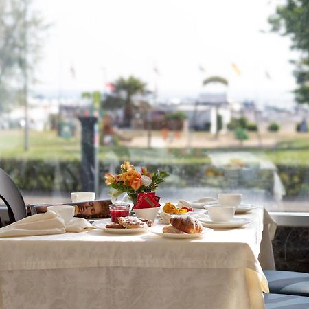 Hotel Mondial Rimini Eksteriør billede