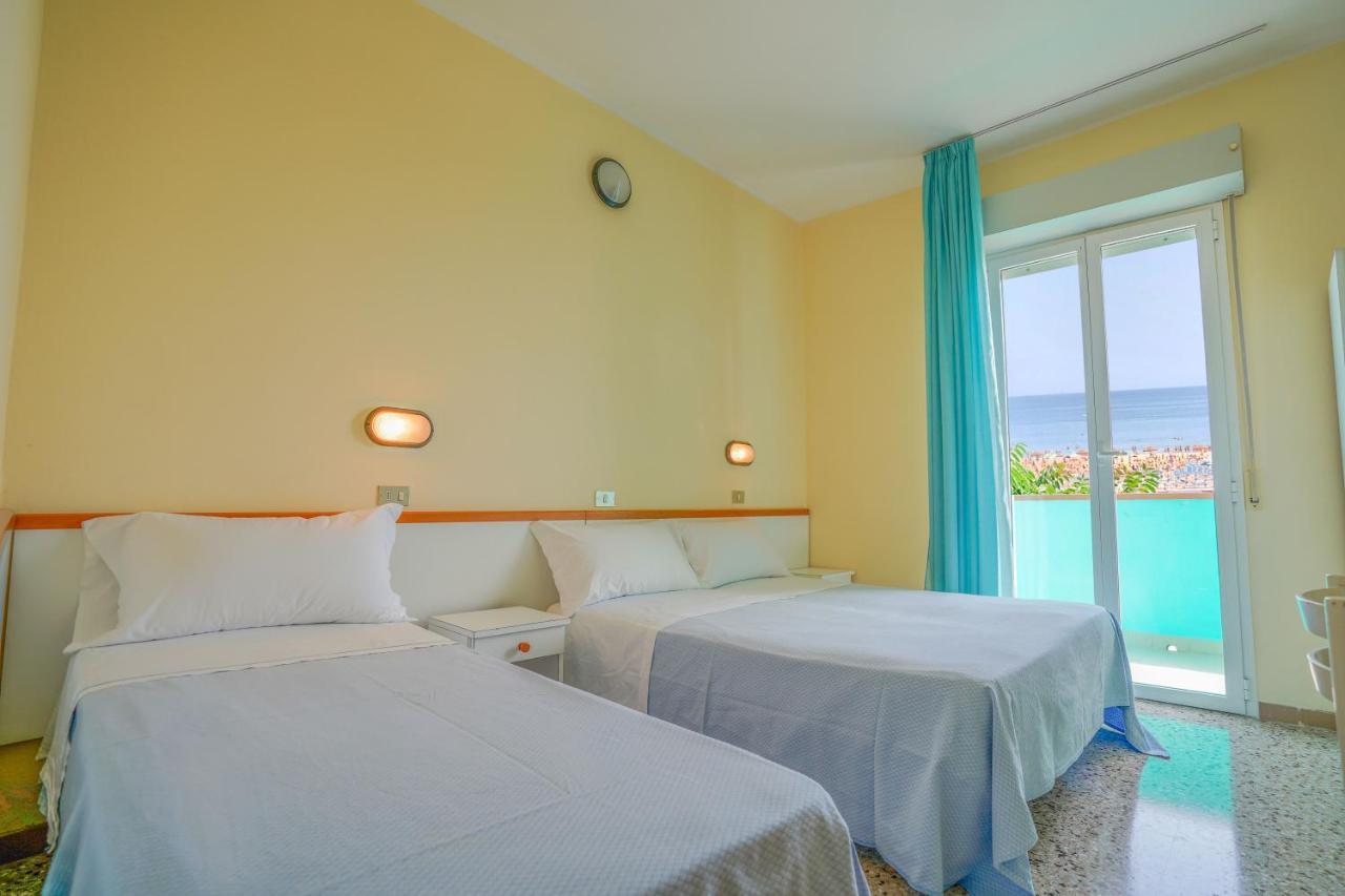 Hotel Mondial Rimini Eksteriør billede