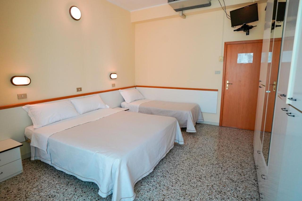 Hotel Mondial Rimini Eksteriør billede