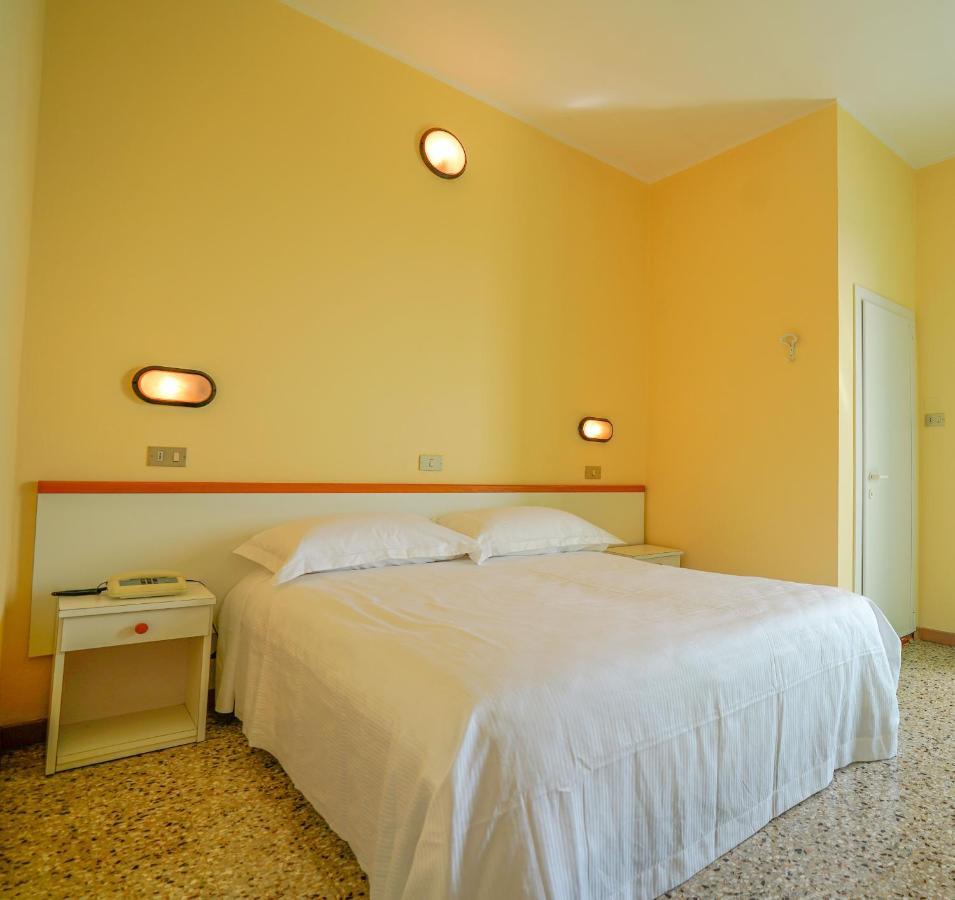 Hotel Mondial Rimini Eksteriør billede