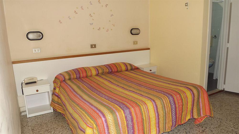 Hotel Mondial Rimini Eksteriør billede